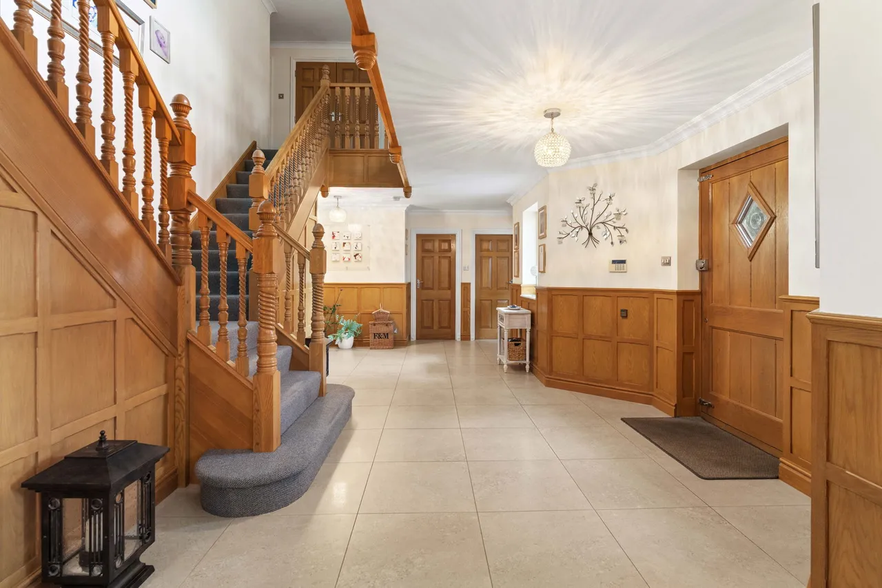 Nelmes Road, Emerson Park, RM11, photo 7