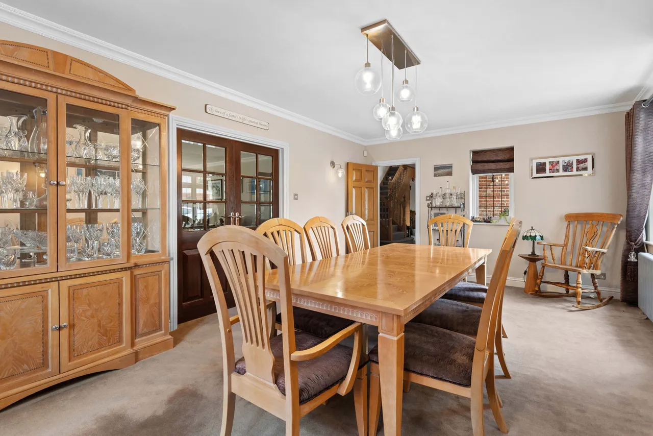 Nelmes Road, Emerson Park, RM11, photo 8