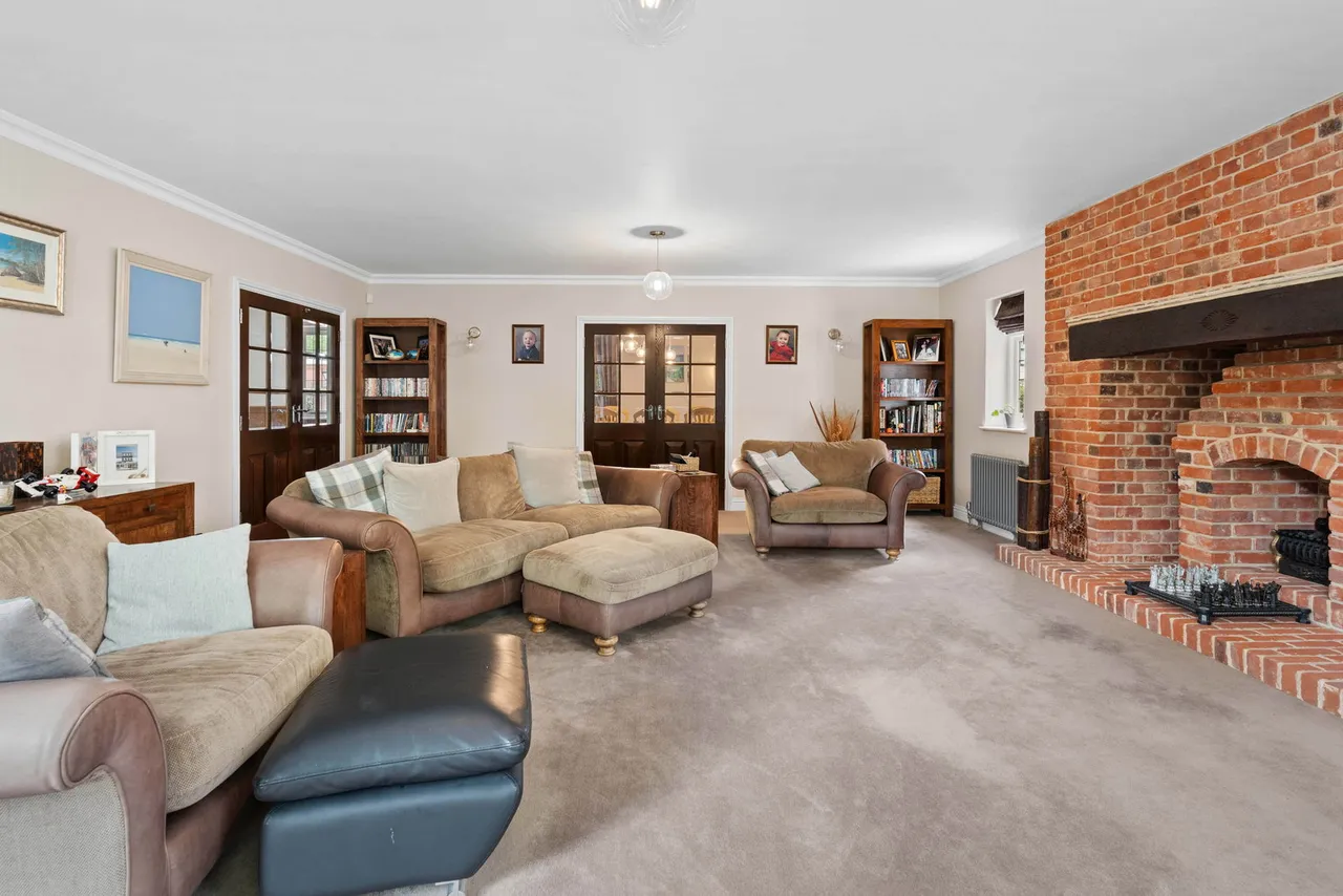 Nelmes Road, Emerson Park, RM11, photo 12