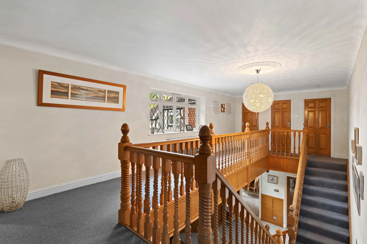Nelmes Road, Emerson Park, RM11, photo 26