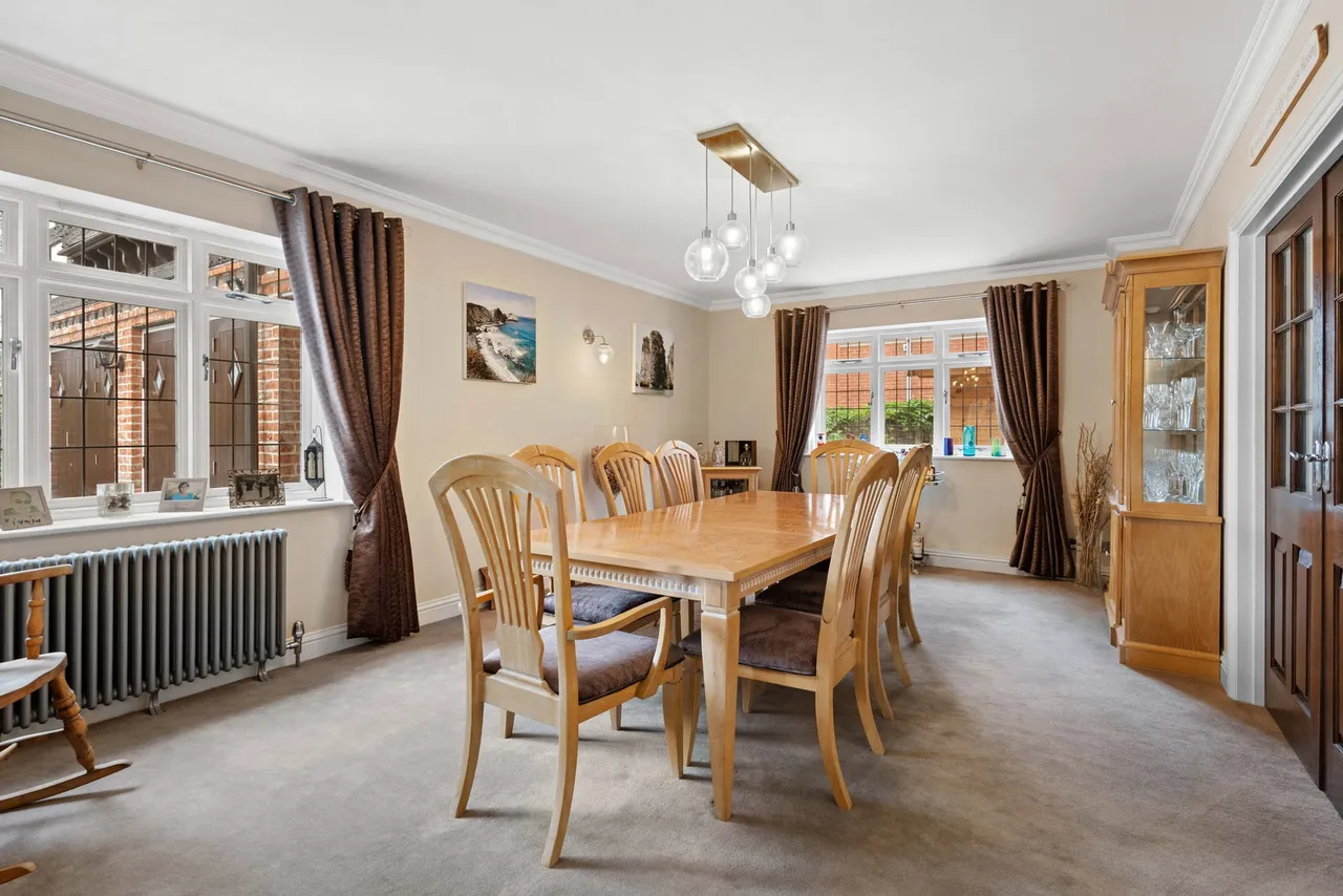 Nelmes Road, Emerson Park, RM11, photo 9