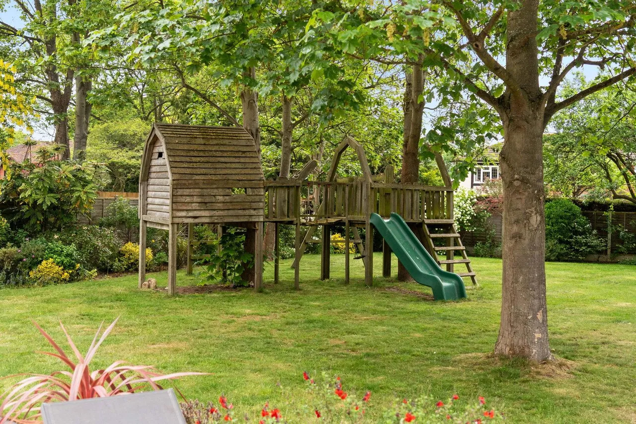 Nelmes Road, Emerson Park, RM11, photo 49