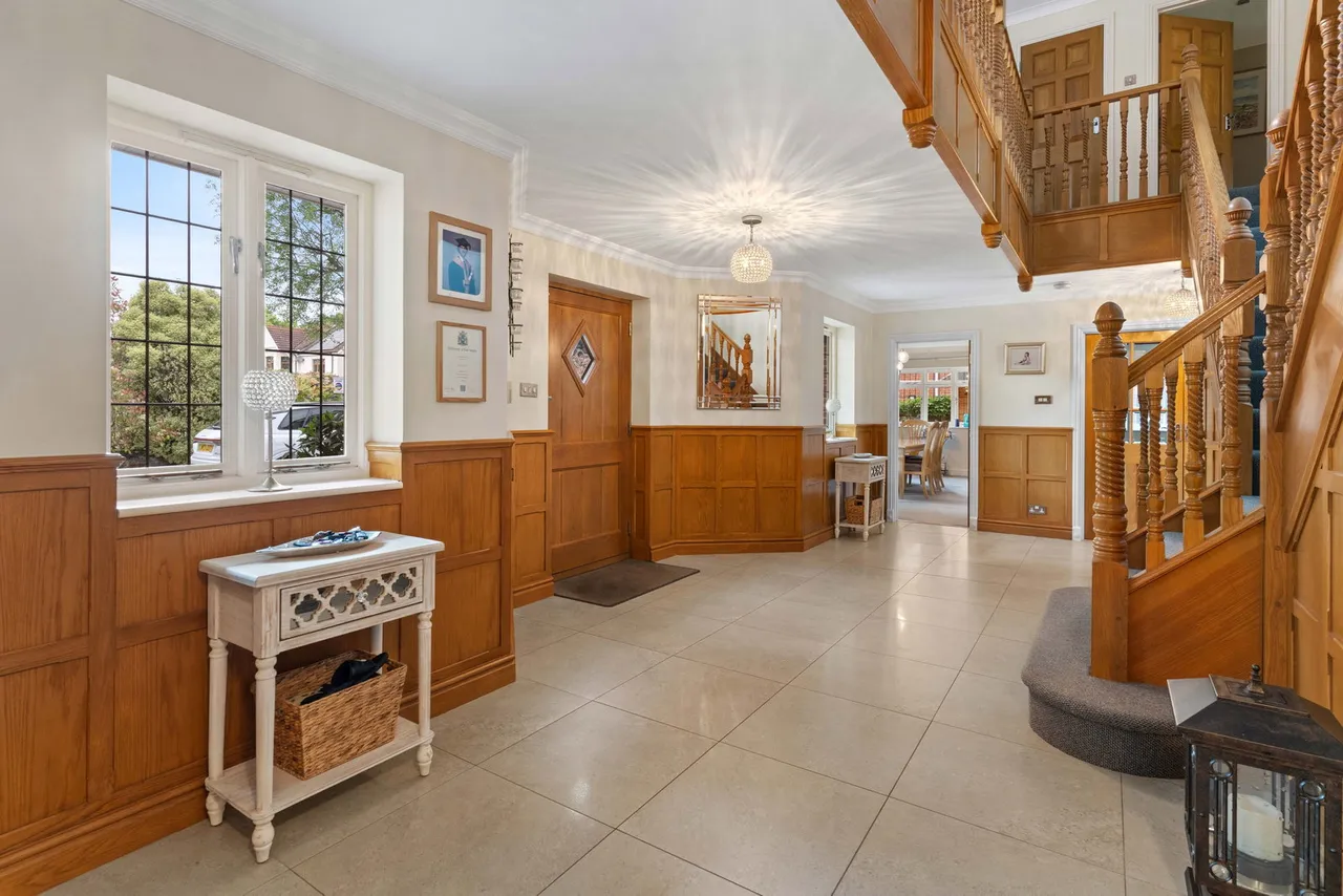 Nelmes Road, Emerson Park, RM11, photo 5