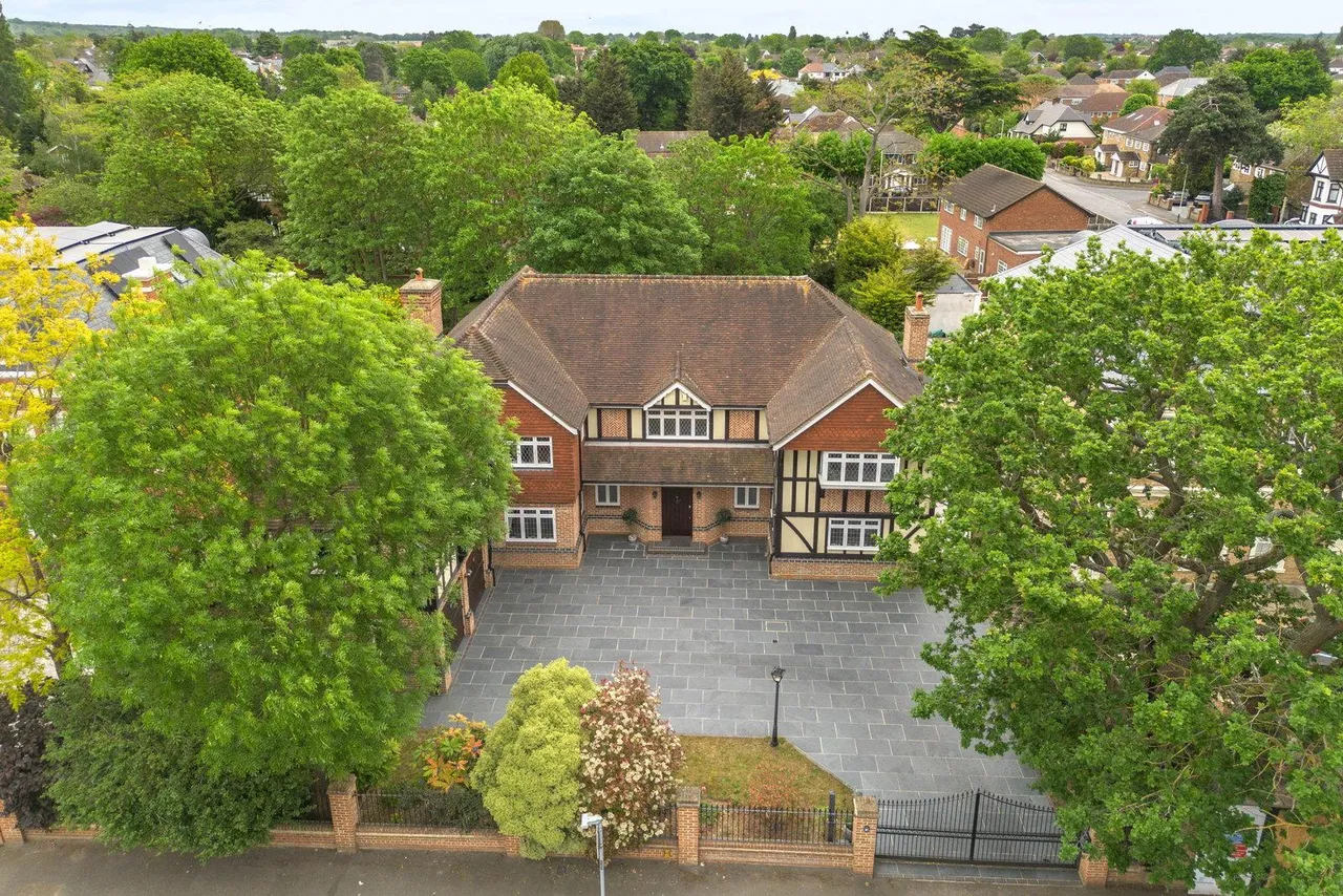 Nelmes Road, Emerson Park, RM11, photo 54