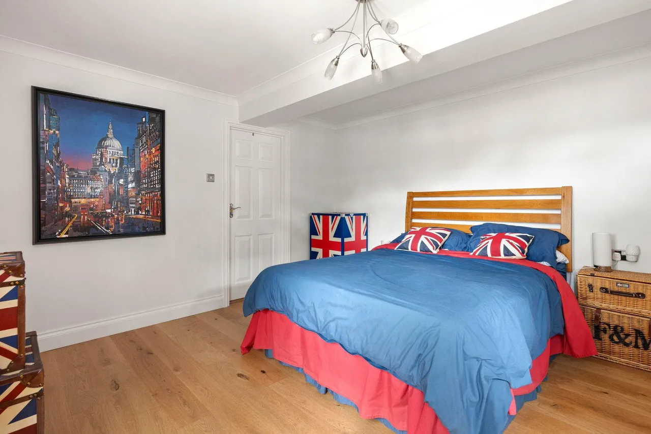Nelmes Road, Emerson Park, RM11, photo 35