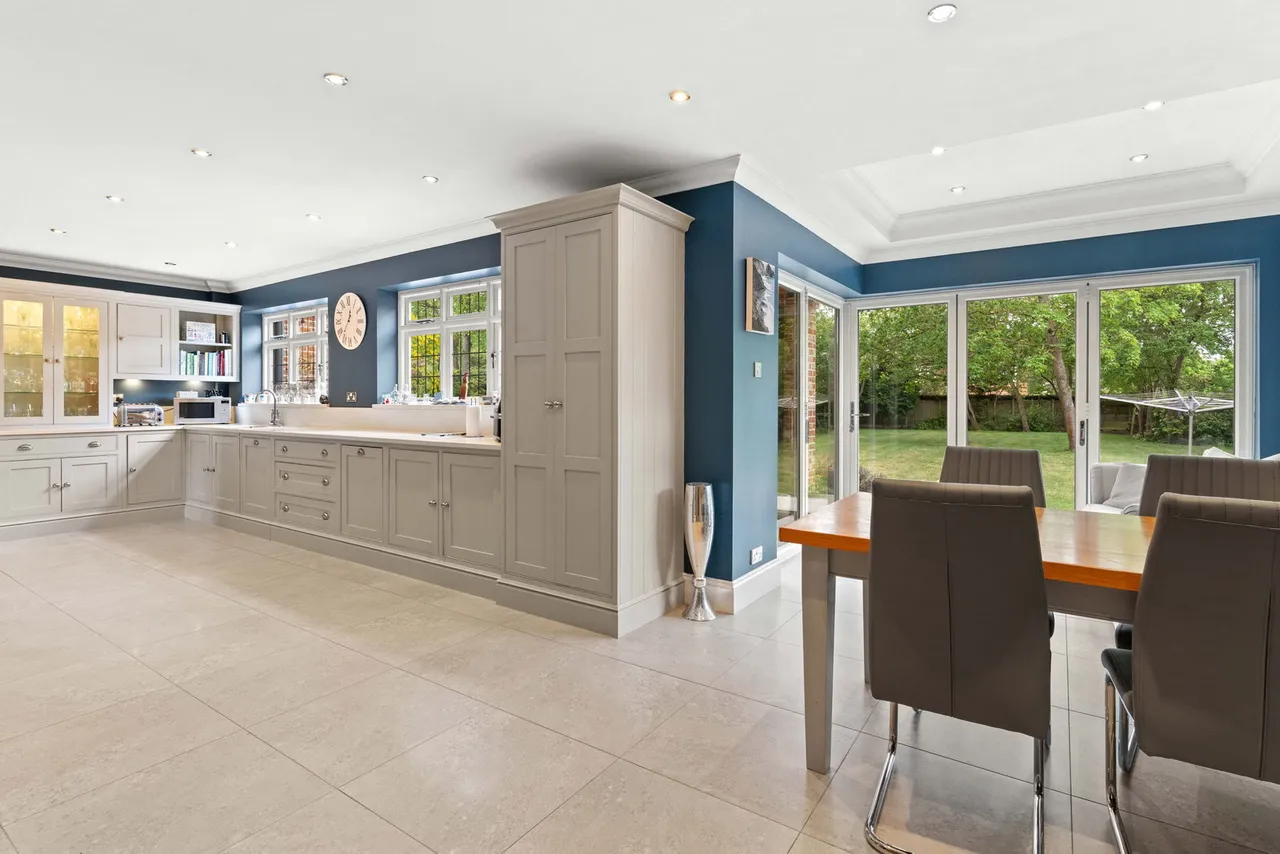 Nelmes Road, Emerson Park, RM11, photo 14
