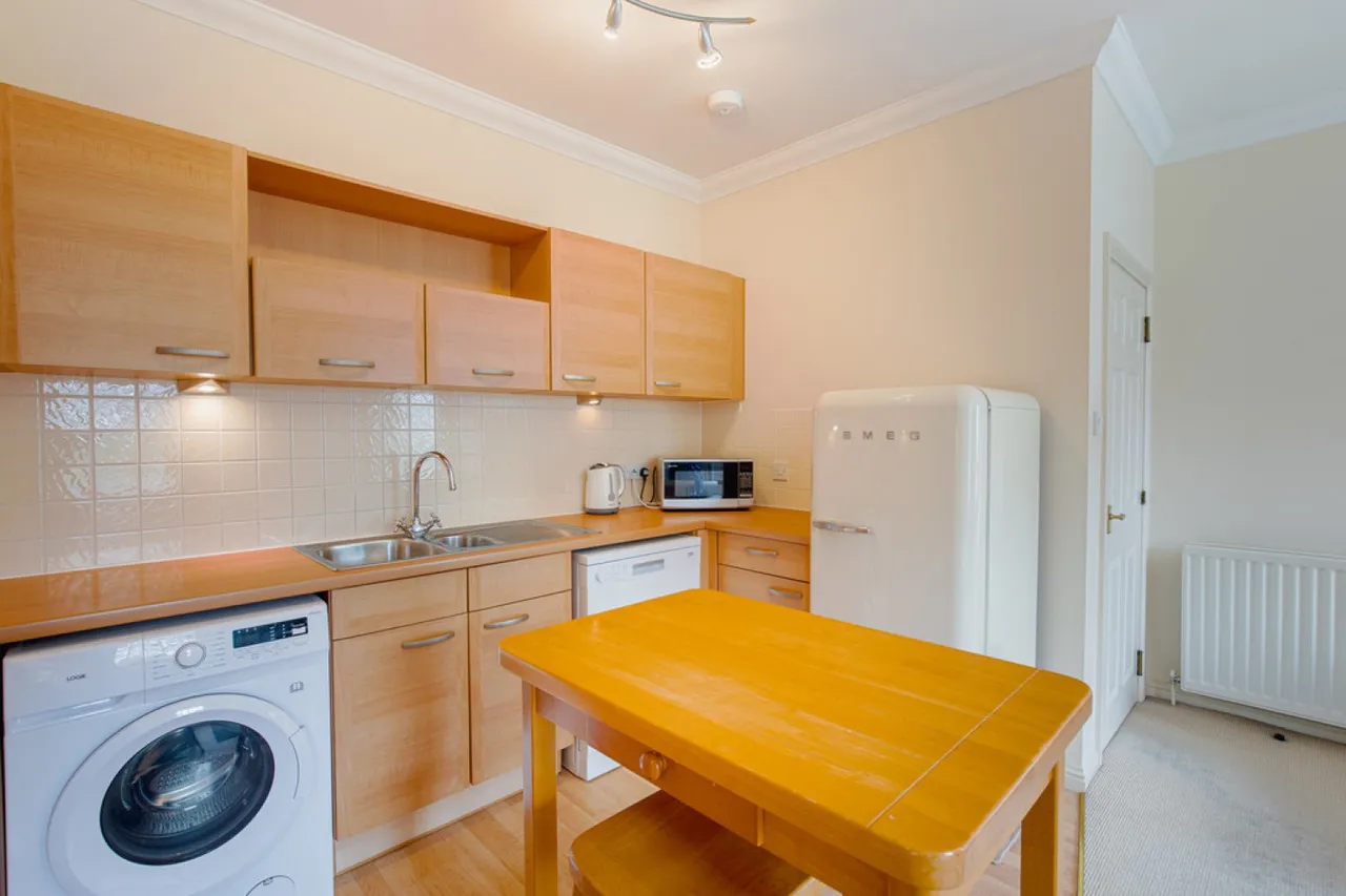 Corunna Place, AB23, photo 4