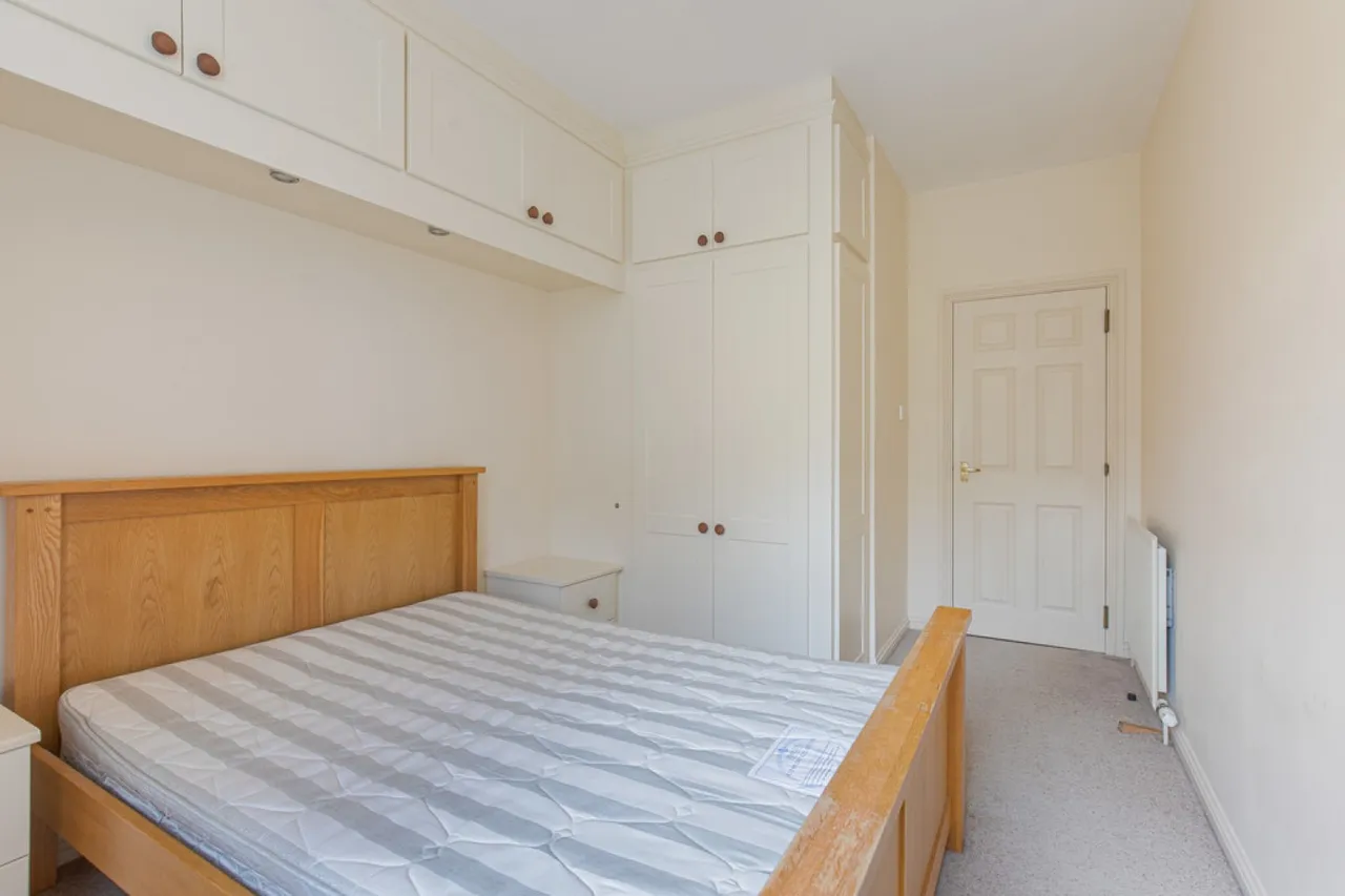 Corunna Place, AB23, photo 8