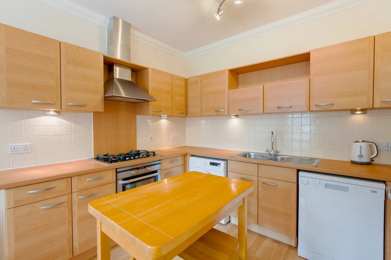 Corunna Place, AB23, photo 5