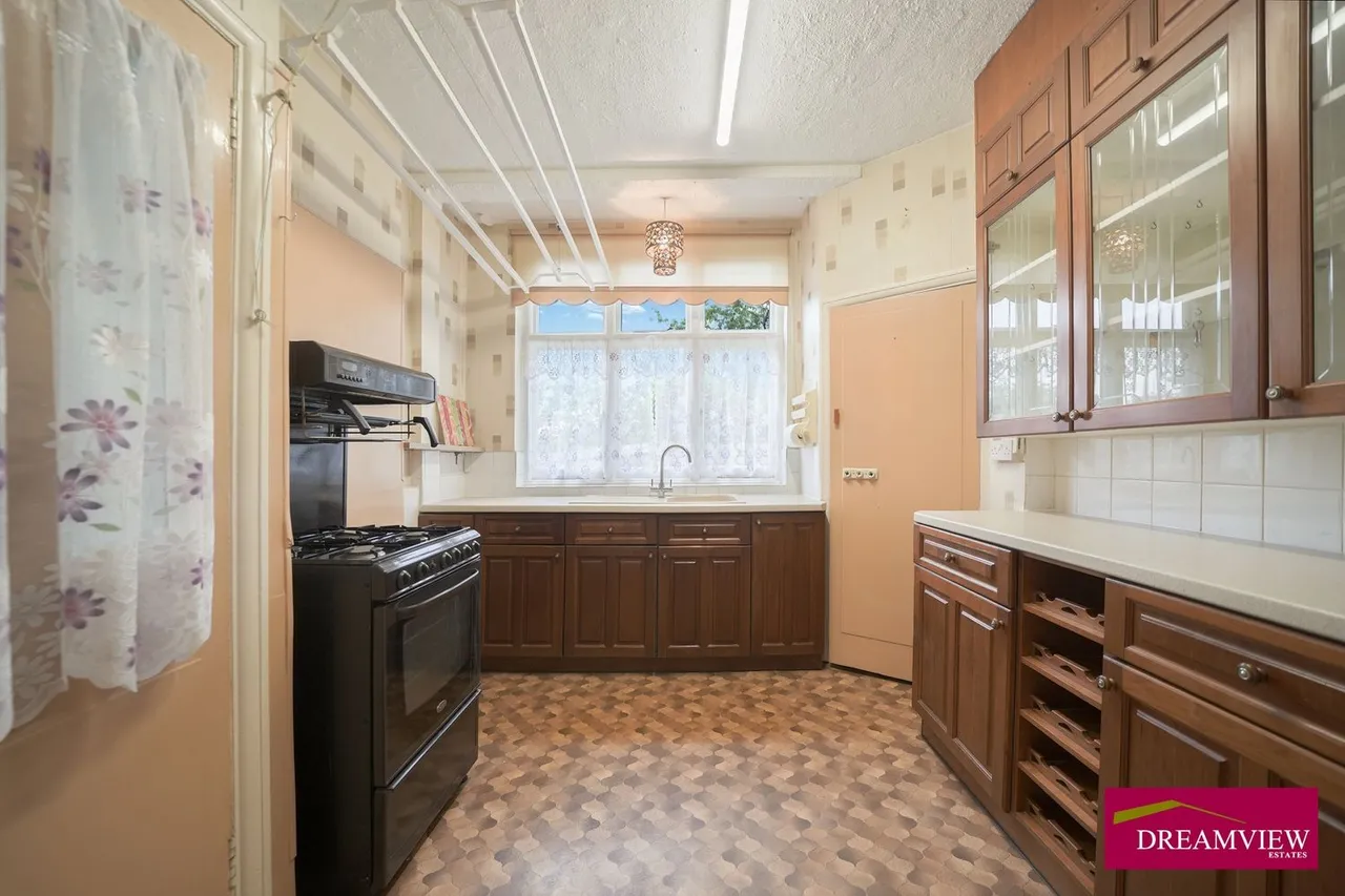 3 bed semi-detached house for sale Bridge Lane, Temple Fortune NW11, photo 8