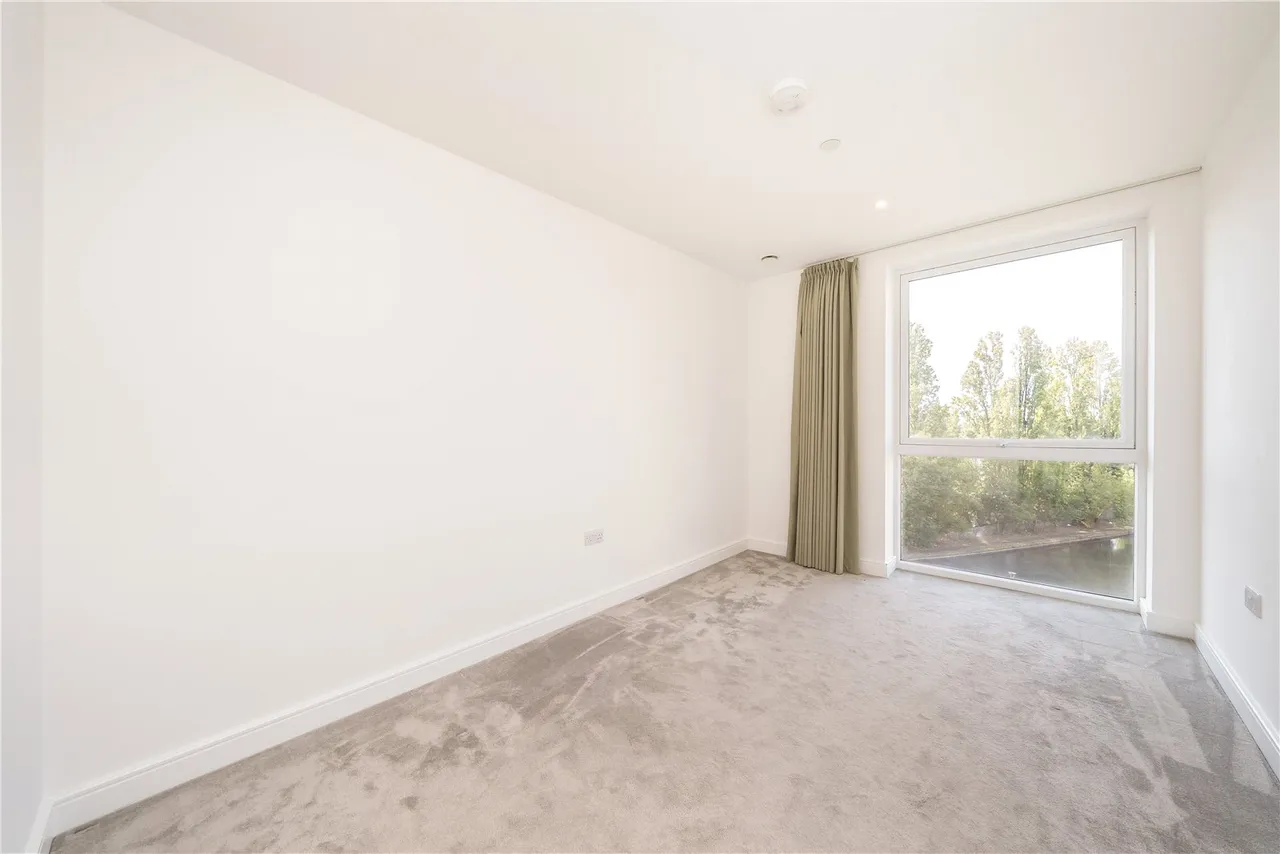 Beresford Avenue, Grand Union, HA0, photo 5