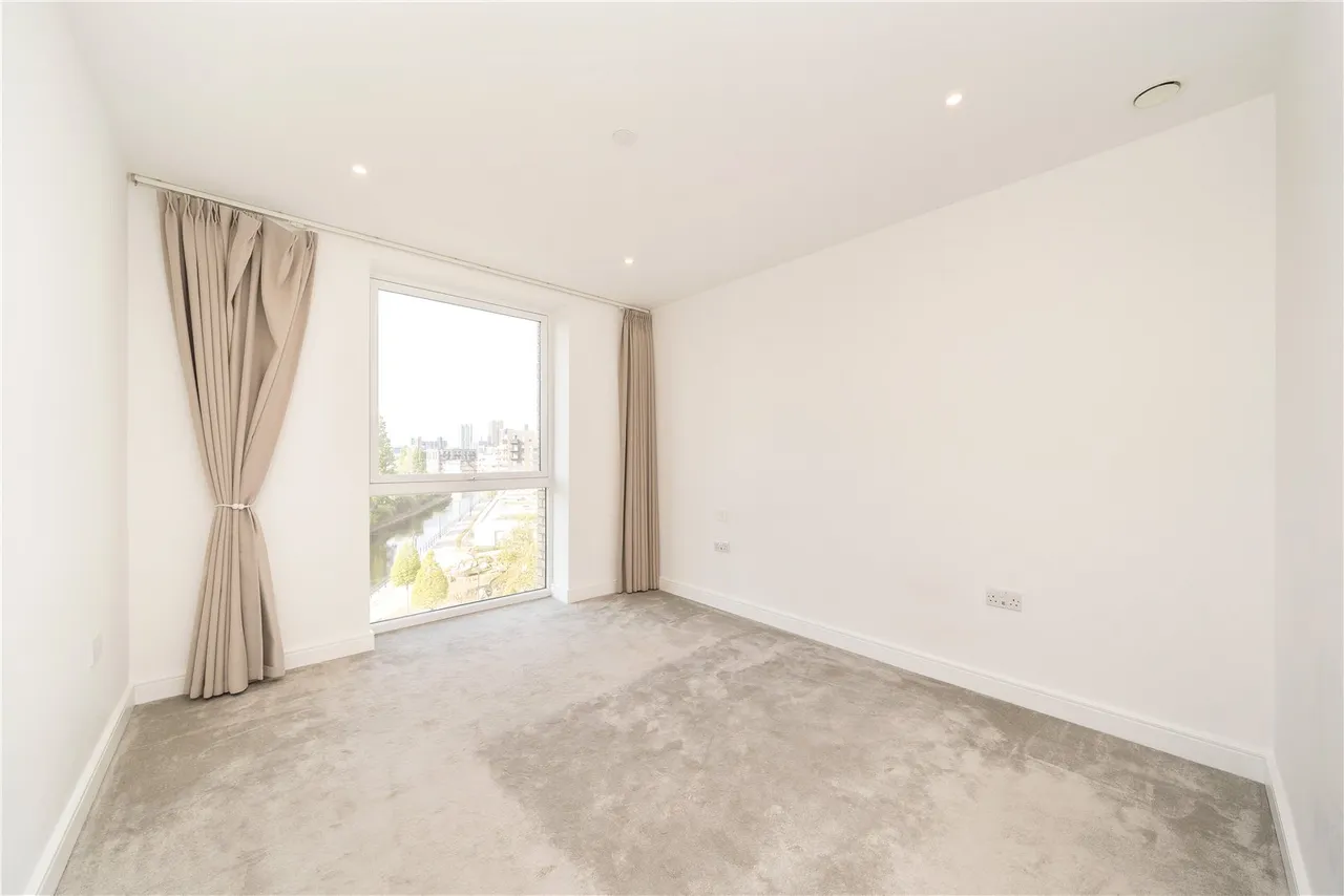 Beresford Avenue, Grand Union, HA0, photo 6
