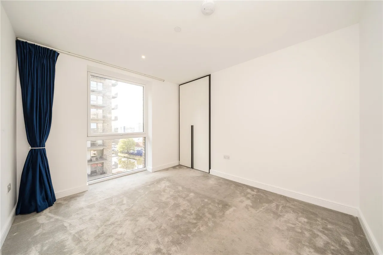Beresford Avenue, Grand Union, HA0, photo 4