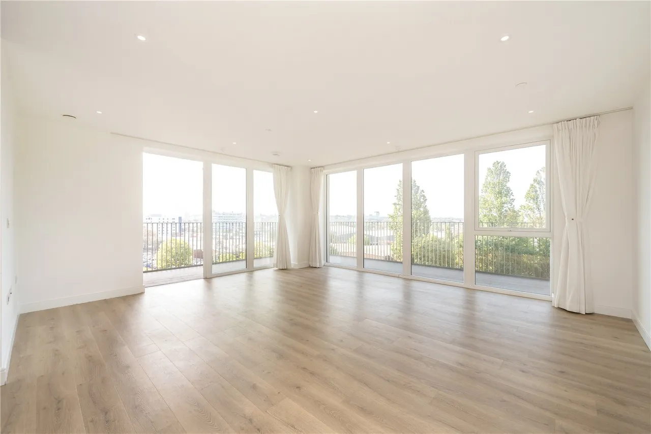 Beresford Avenue, Grand Union, HA0, photo 3
