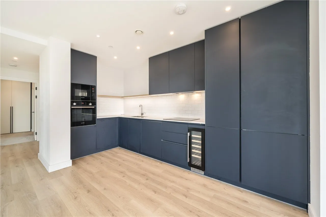 Beresford Avenue, Grand Union, HA0, photo 2
