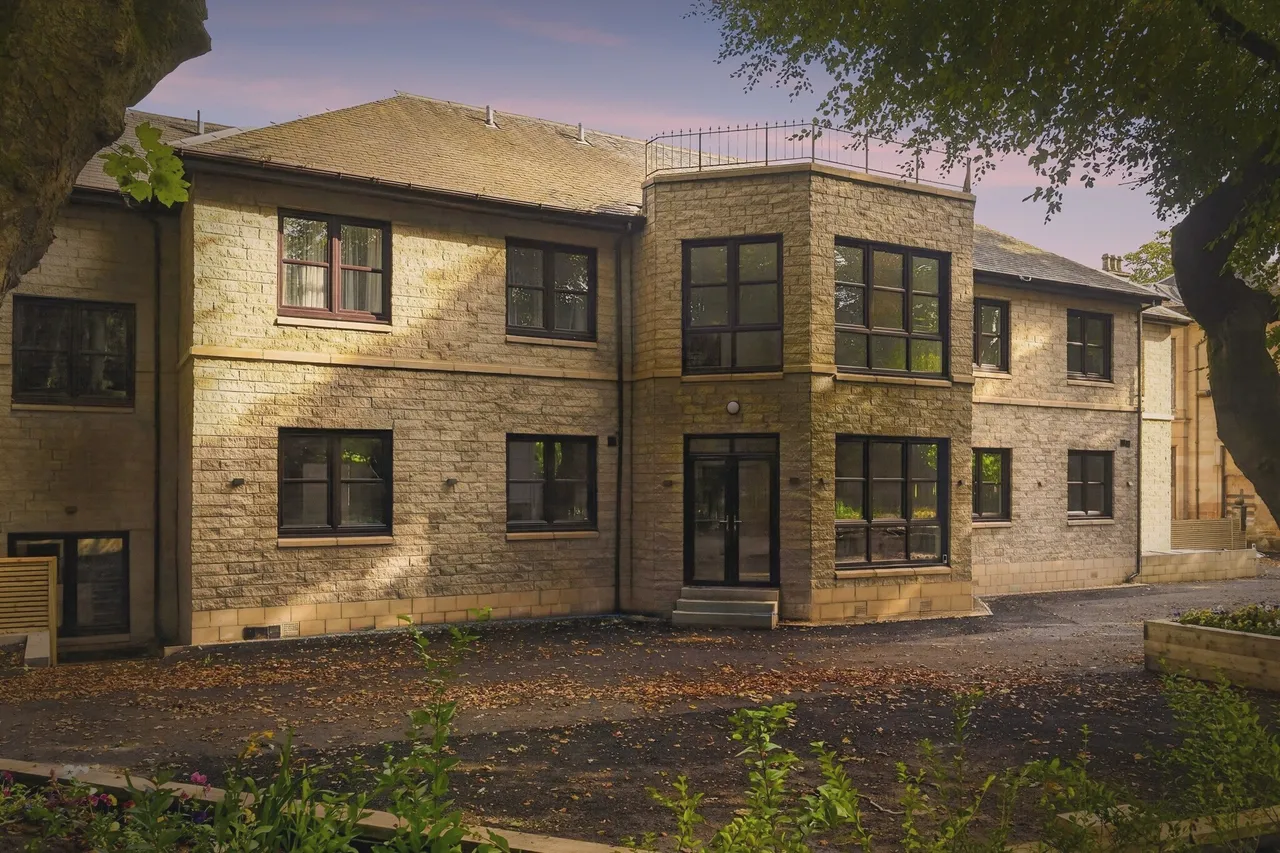 2 bed flat for sale, Main Road, Castlehead, PA2