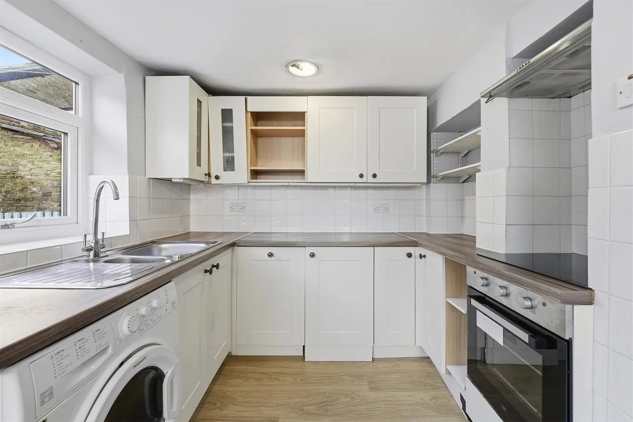Adlington Road, Bollington, photo 6
