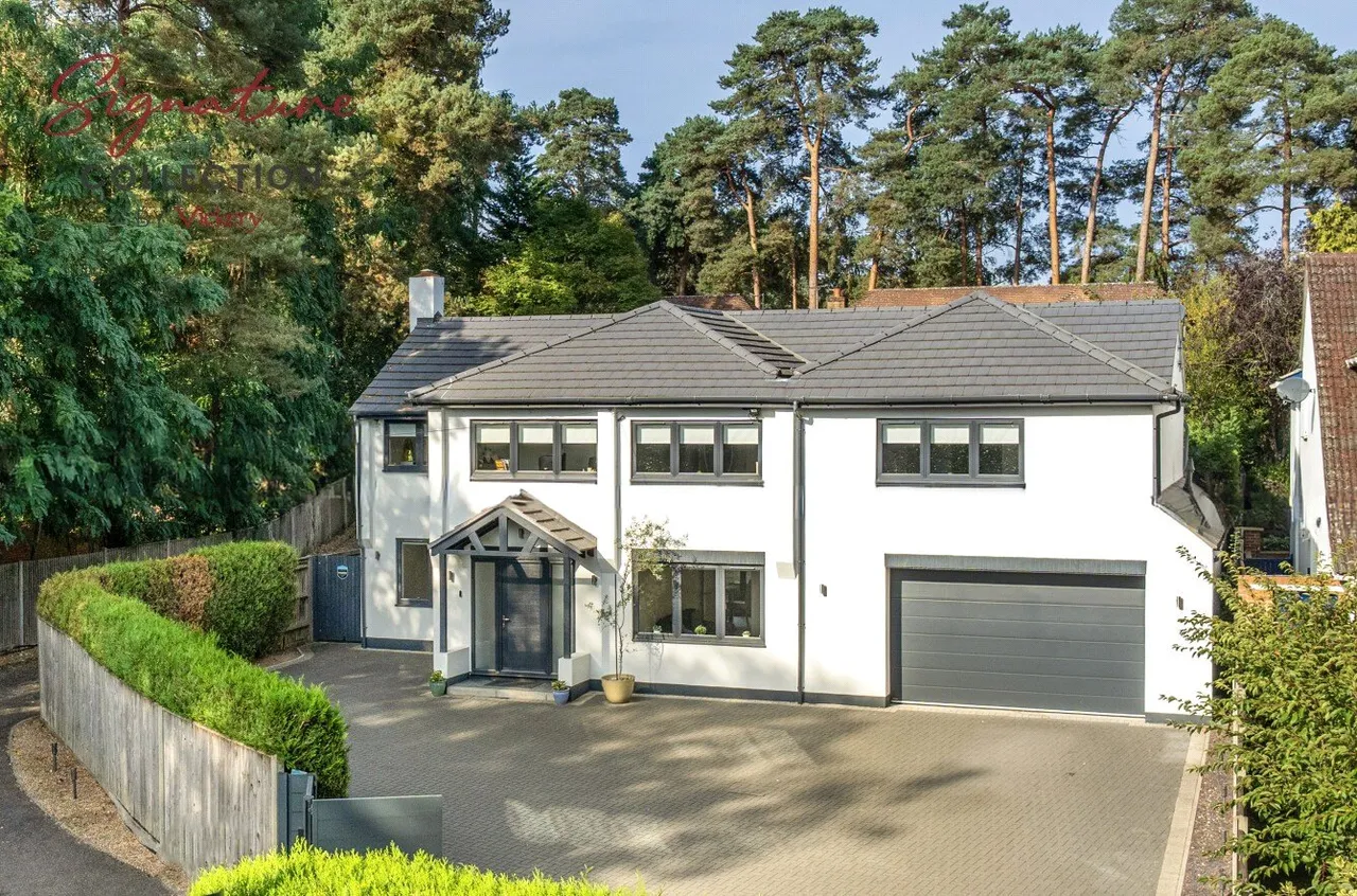 4 bed house for sale, Upper Chobham Road, Camberley, GU15