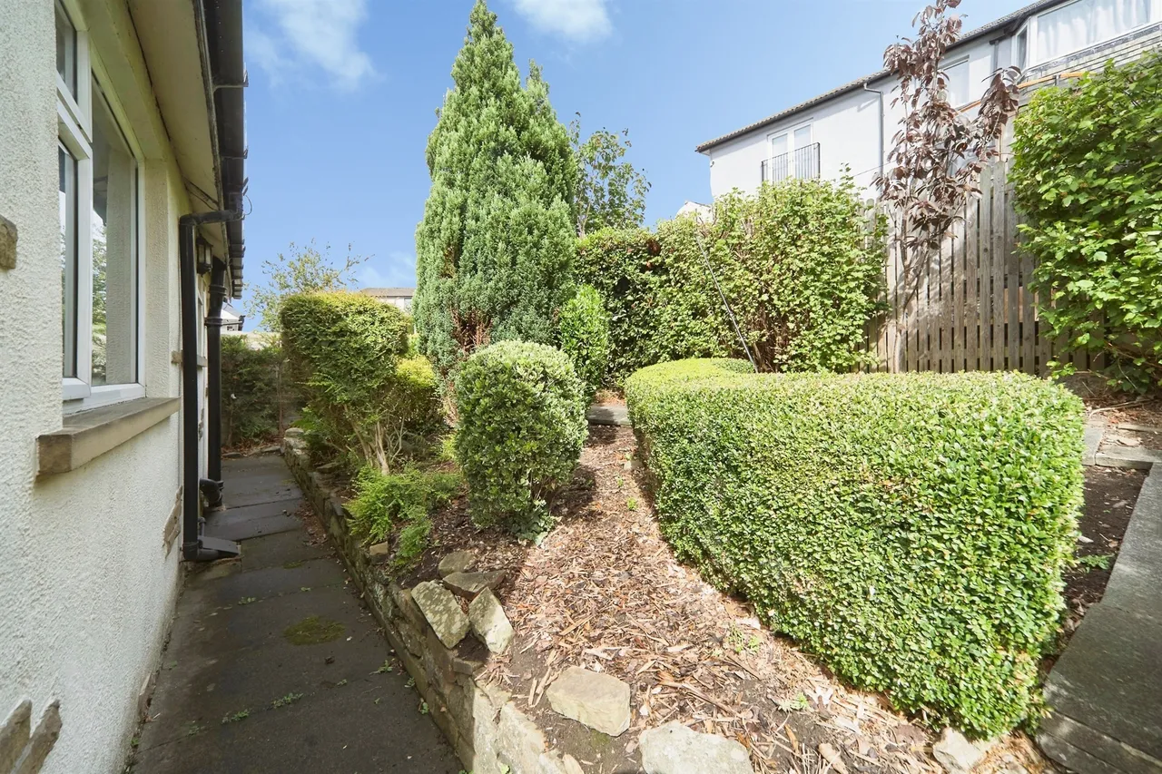 Carr Lane, Riddlesden, BD20, photo 22