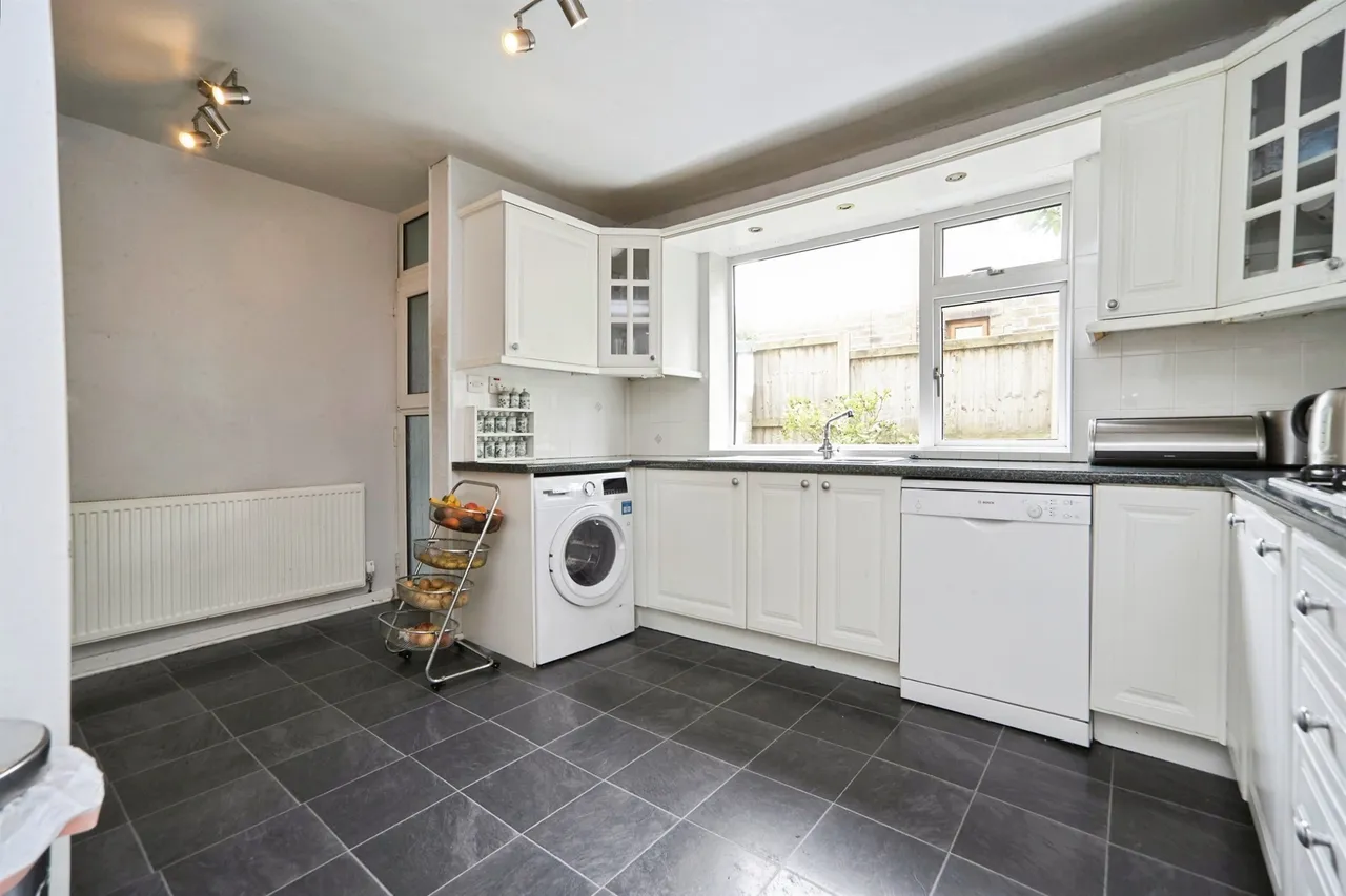 Carr Lane, Riddlesden, BD20, photo 7