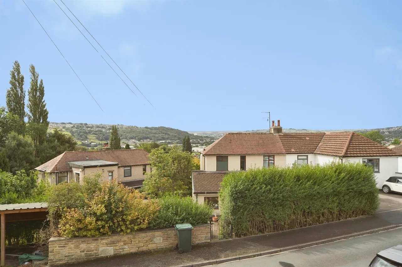Carr Lane, Riddlesden, BD20, photo 23
