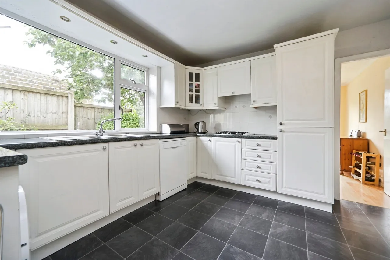 Carr Lane, Riddlesden, BD20, photo 3