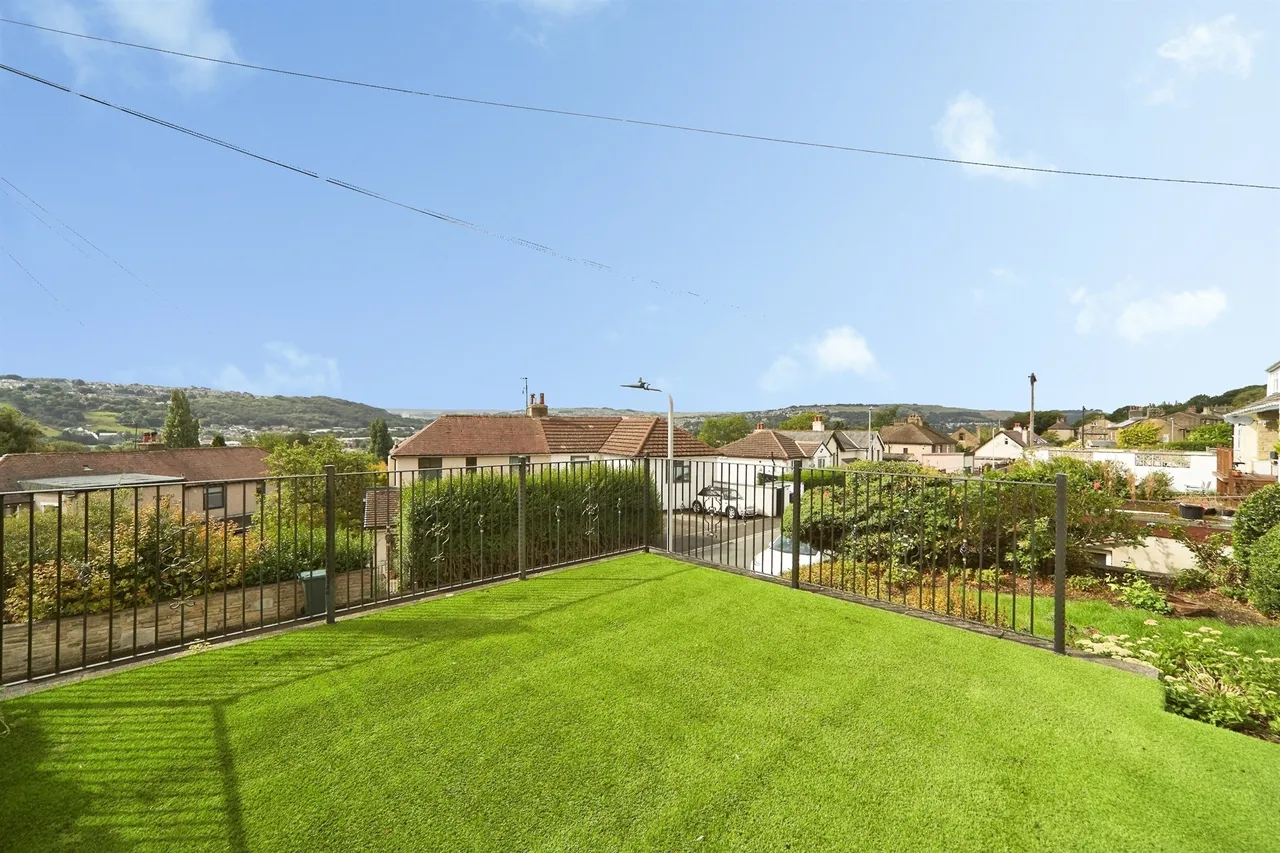 Carr Lane, Riddlesden, BD20, photo 19