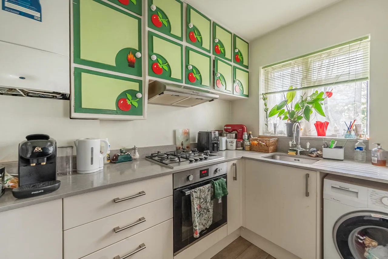74 Clifton Road, Harrow, photo 5