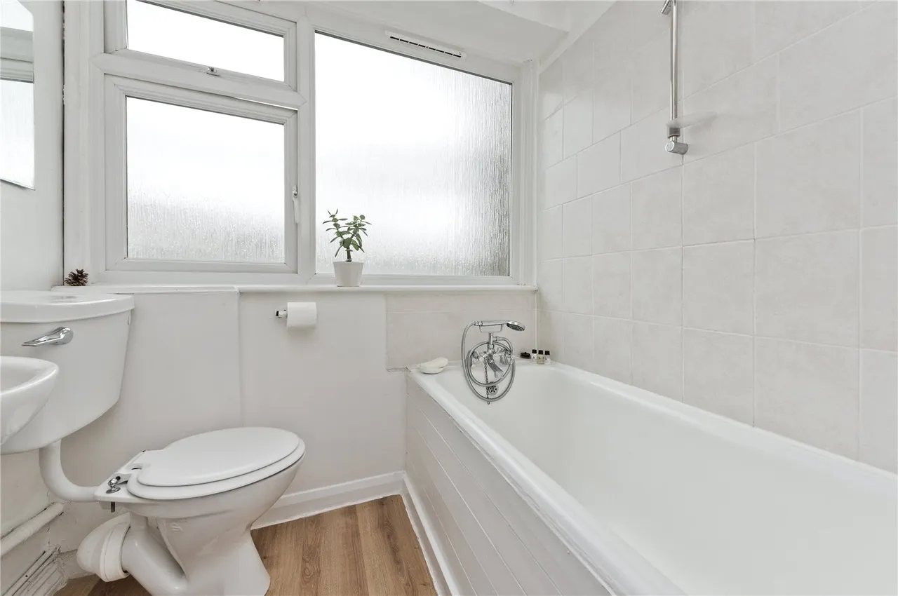 Sinclair Gardens, London, W14, photo 6
