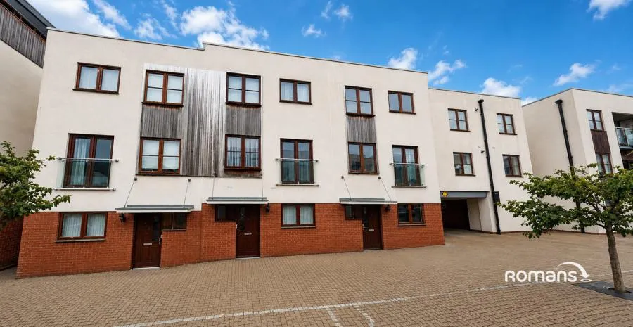 3 bed house for sale, Greenlands Road, Basingstoke, RG24
