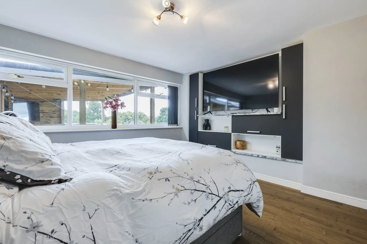 Park Road, Thackley, BD10, photo 11