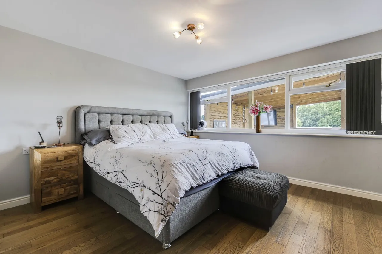 Park Road, Thackley, BD10, photo 10