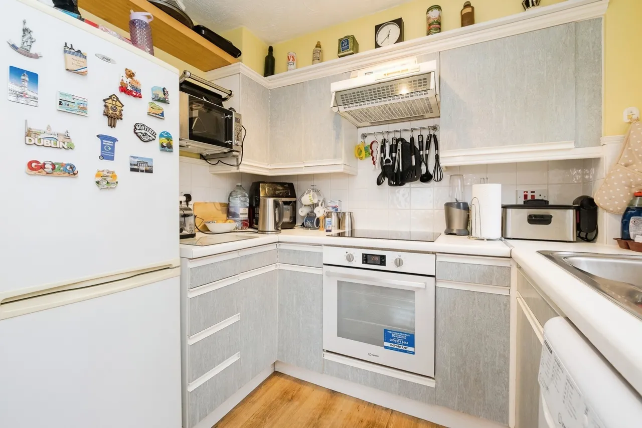 Talus Close, PURFLEET-ON-THAMES, Essex, RM19, photo 9