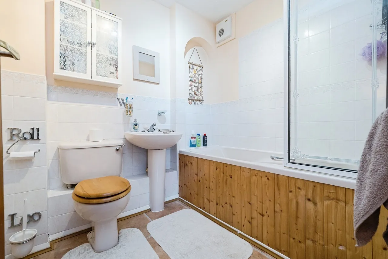 Talus Close, PURFLEET-ON-THAMES, Essex, RM19, photo 14