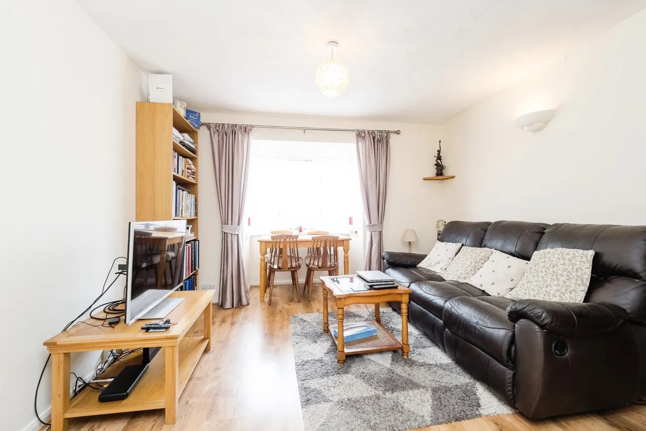 Talus Close, PURFLEET-ON-THAMES, Essex, RM19, photo 2
