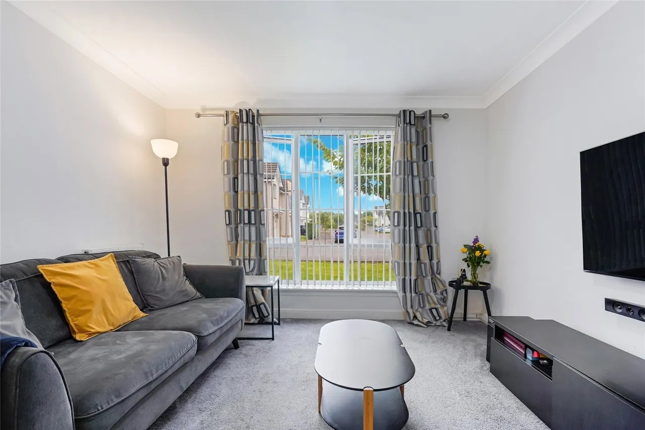 Dalrymple Crescent, Rutherglen, Glasgow, South Lanarkshire, G73, photo 3