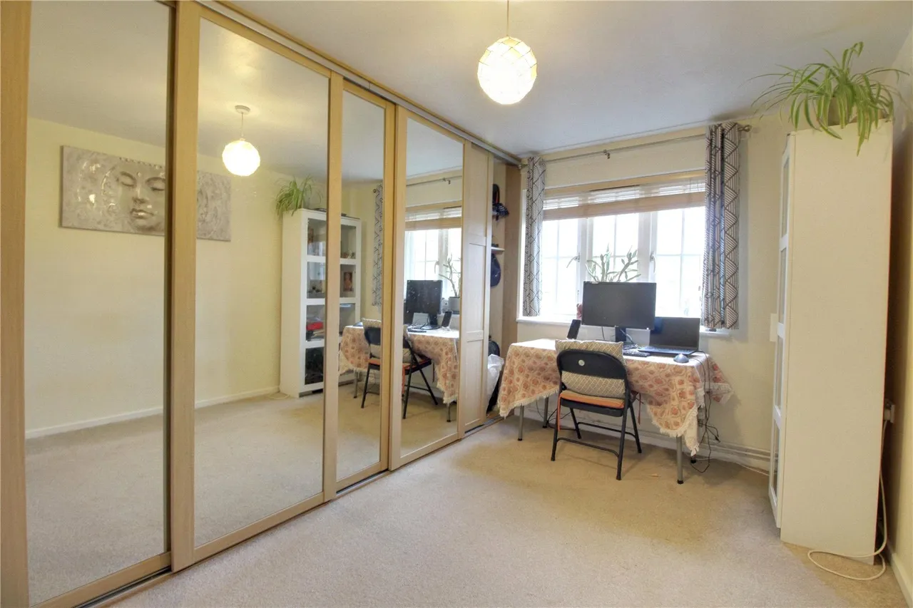 Worldham House, Twyford Close, Fleet, GU51 1JX, photo 5