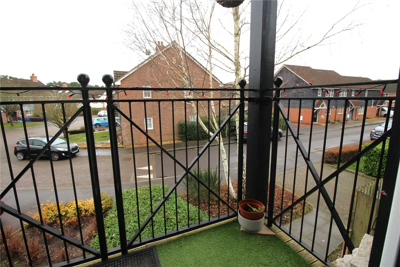 Worldham House, Twyford Close, Fleet, GU51 1JX, photo 11