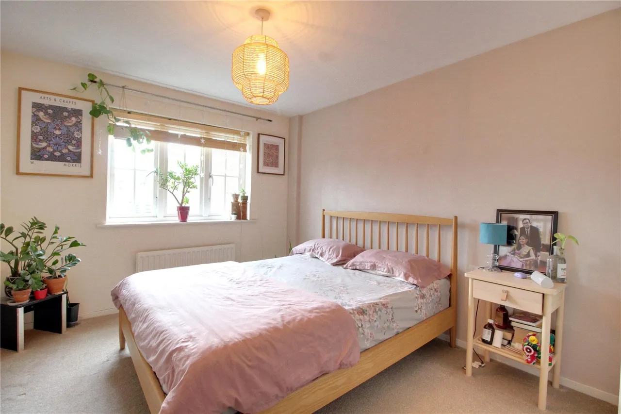 Worldham House, Twyford Close, Fleet, GU51 1JX, photo 4