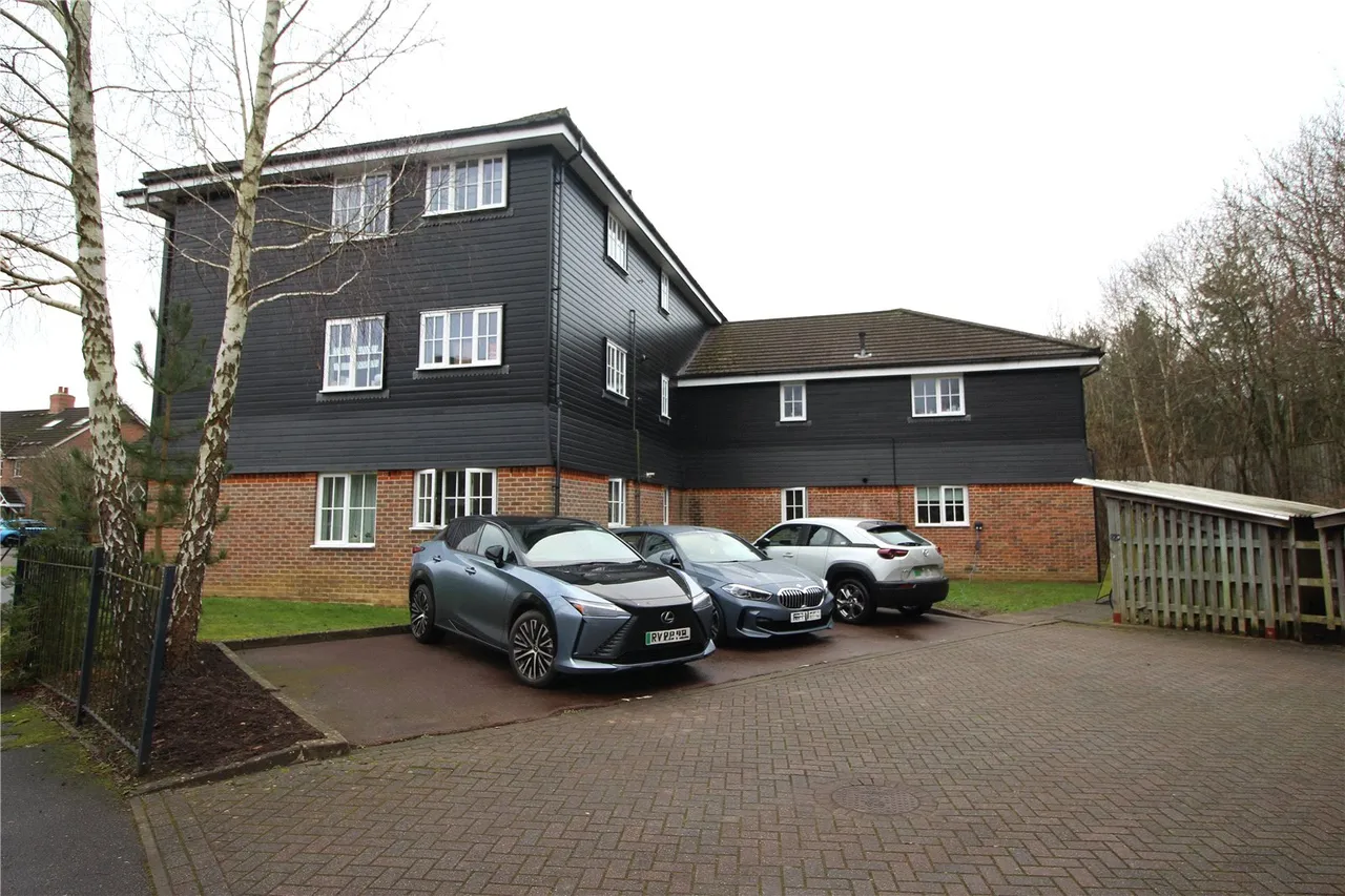Worldham House, Twyford Close, Fleet, GU51 1JX, photo 14