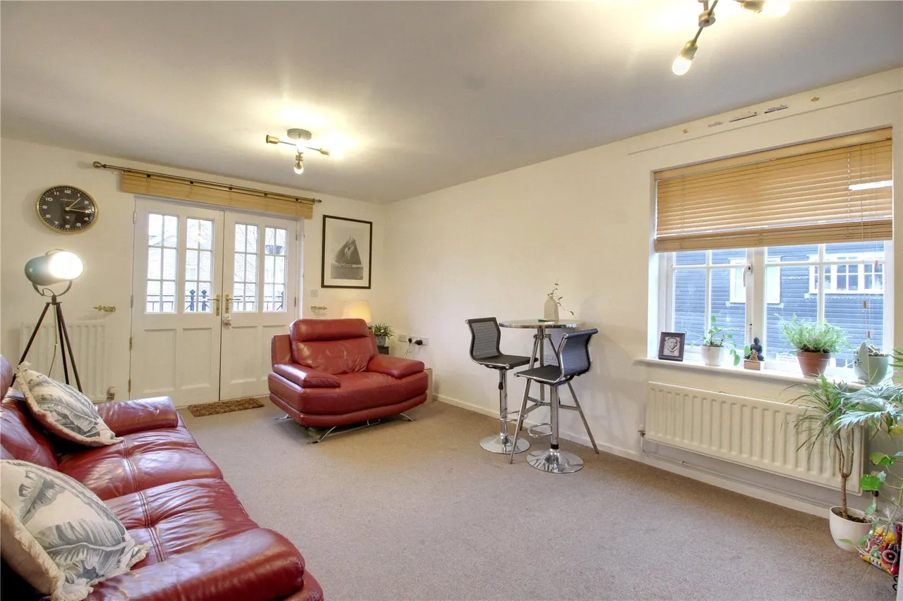 Worldham House, Twyford Close, Fleet, GU51 1JX, photo 2