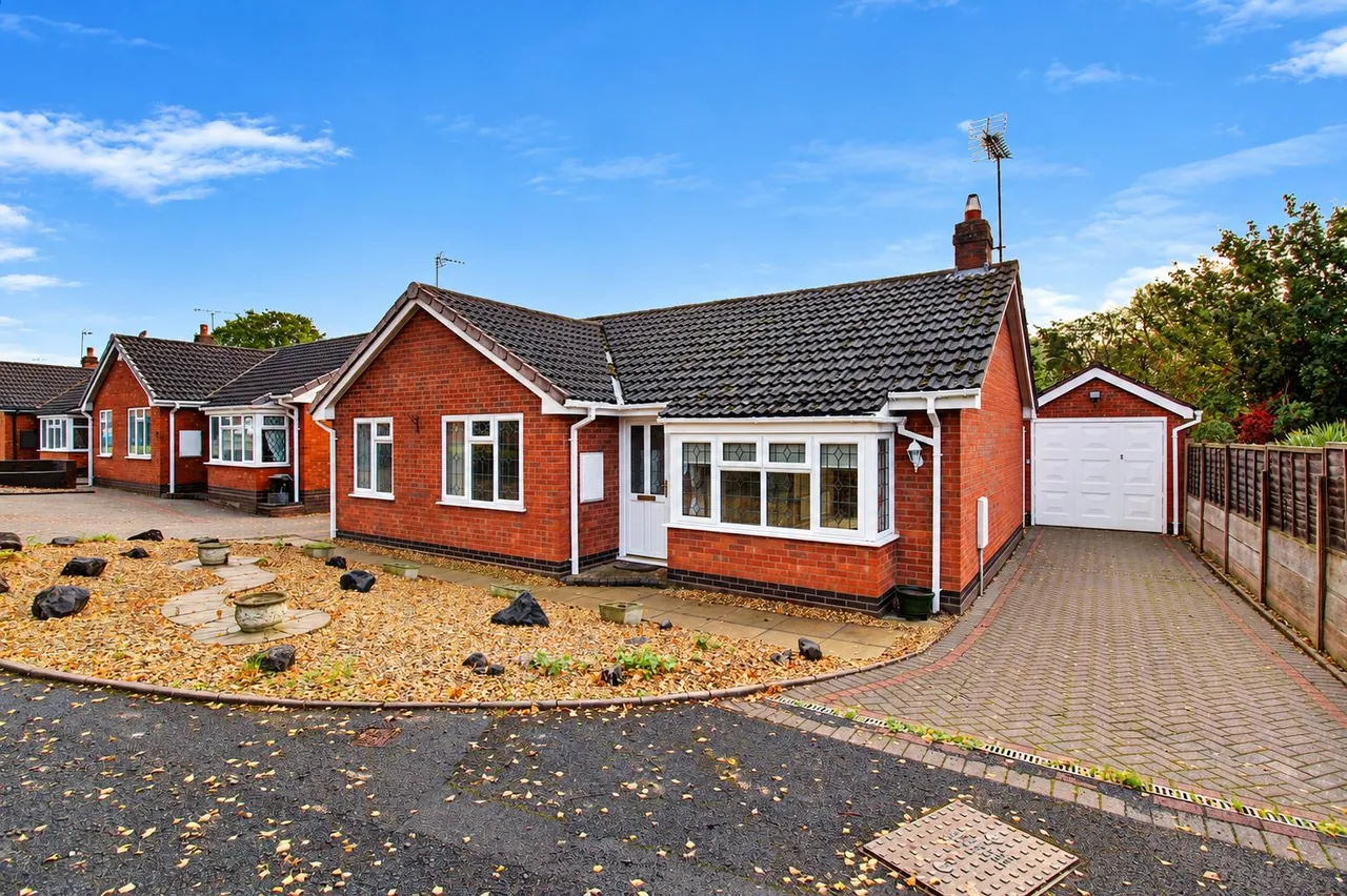 2 bed house for sale, Stoney Croft, Cannock, WS11