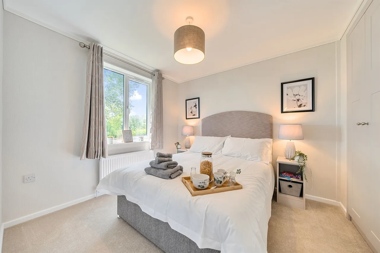 Blandford Road North, Beacon Hill, Poole, photo 11