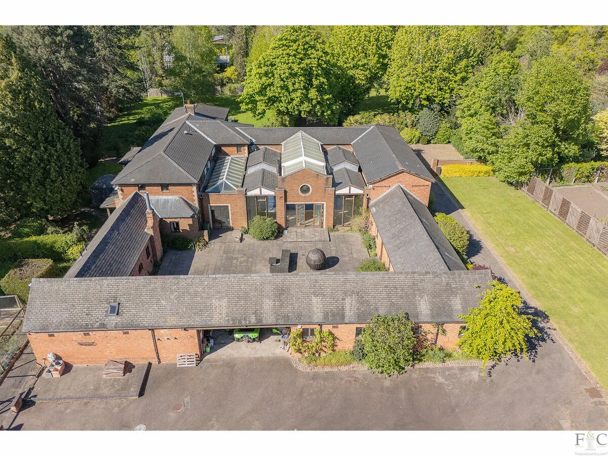 6 bed house for sale, Knighton Grange Road, Leicester, LE2