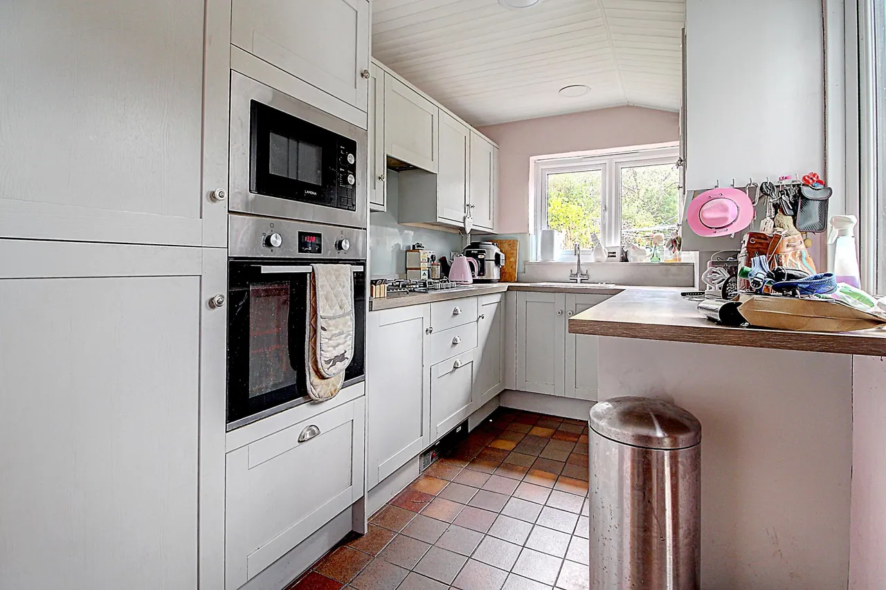 Old Cove Road, Fleet, GU51, photo 2