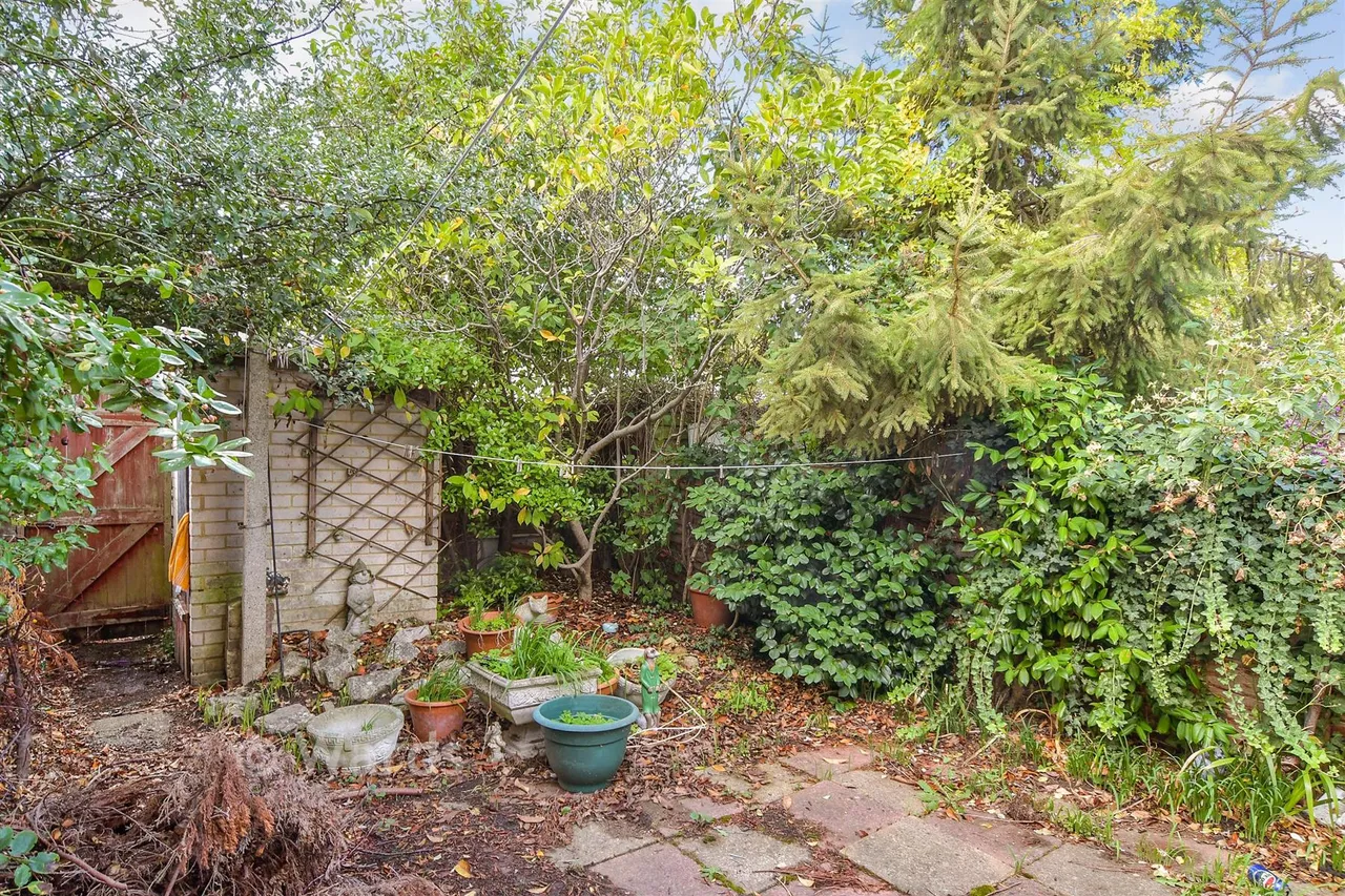 Teviot Close, London, DA16, photo 2