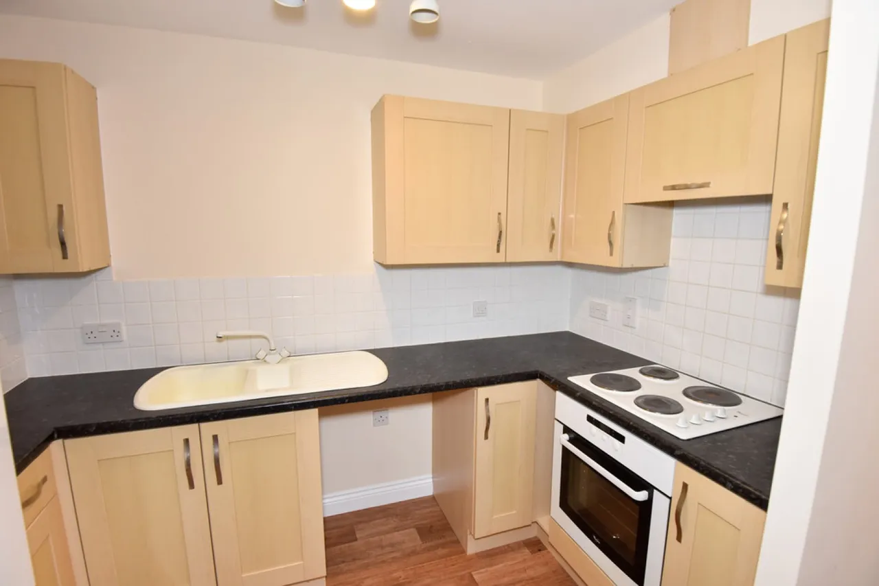 Brabant Way, Westbury, BA13, photo 2