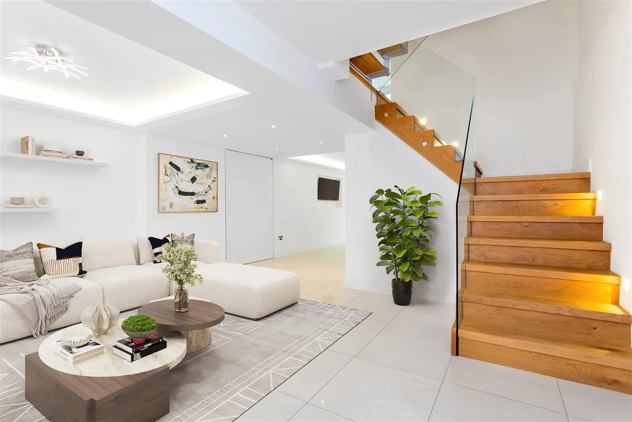 Meadowbank, Primrose Hill, London, NW3 3AY, photo 9