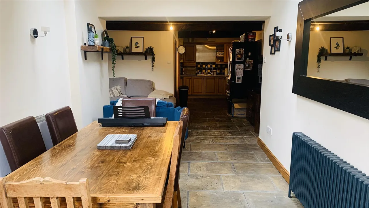 Highstones Gardens, Glossop, SK13, photo 16