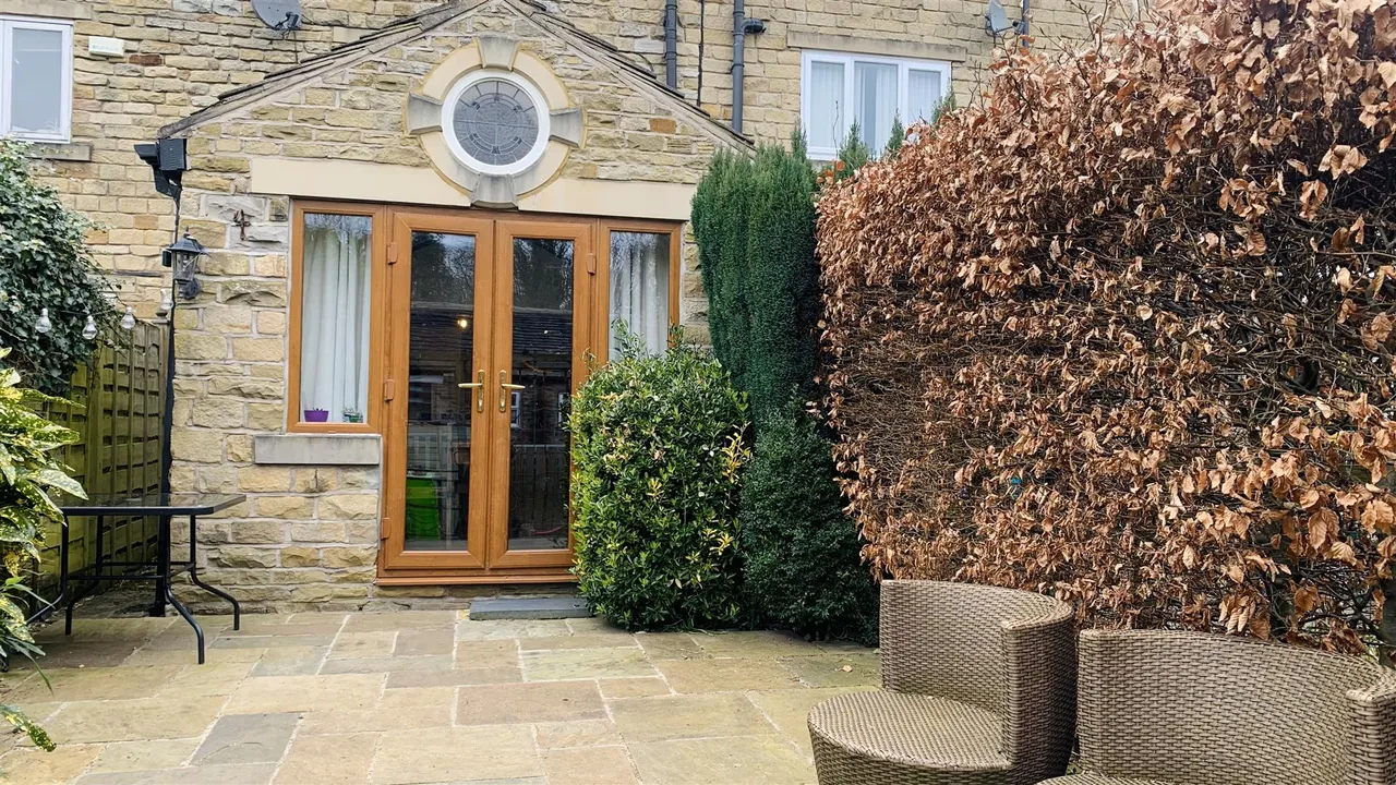 Highstones Gardens, Glossop, SK13, photo 17